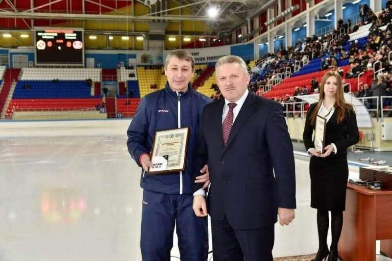Губернатор Хабаровского края поздравил юношескую команду по хоккею с мячом с победой на Международном турнире 